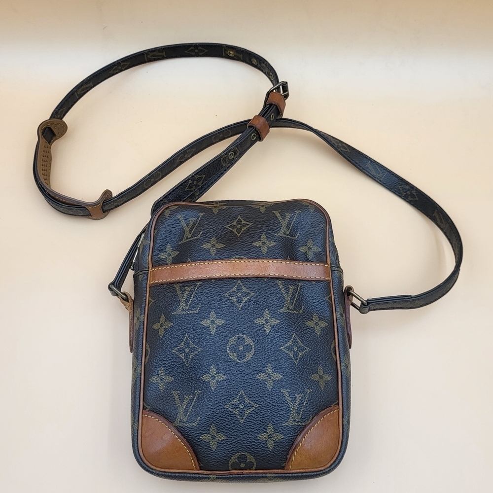 Louis Vuitton Danube Monogram Shoulder Crossbody Bag..authentic. !!